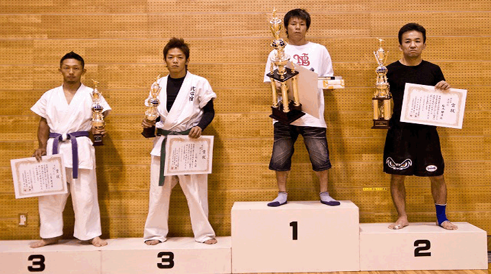 ��15�񐼓��{�O���[�u���I�茠���