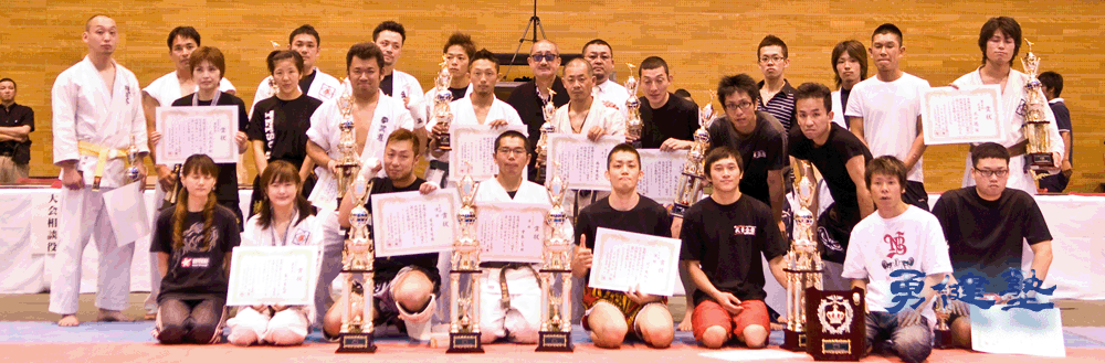 ��15�񐼓��{�O���[�u���I�茠���