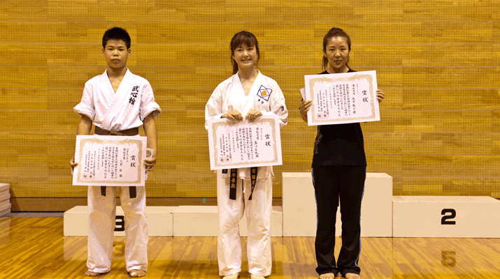 ��16�񐼓��{�O���[�u���I�茠���