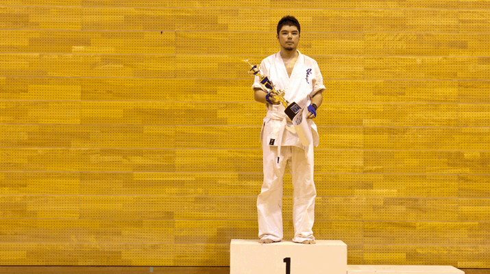 ��16�񐼓��{�O���[�u���I�茠���